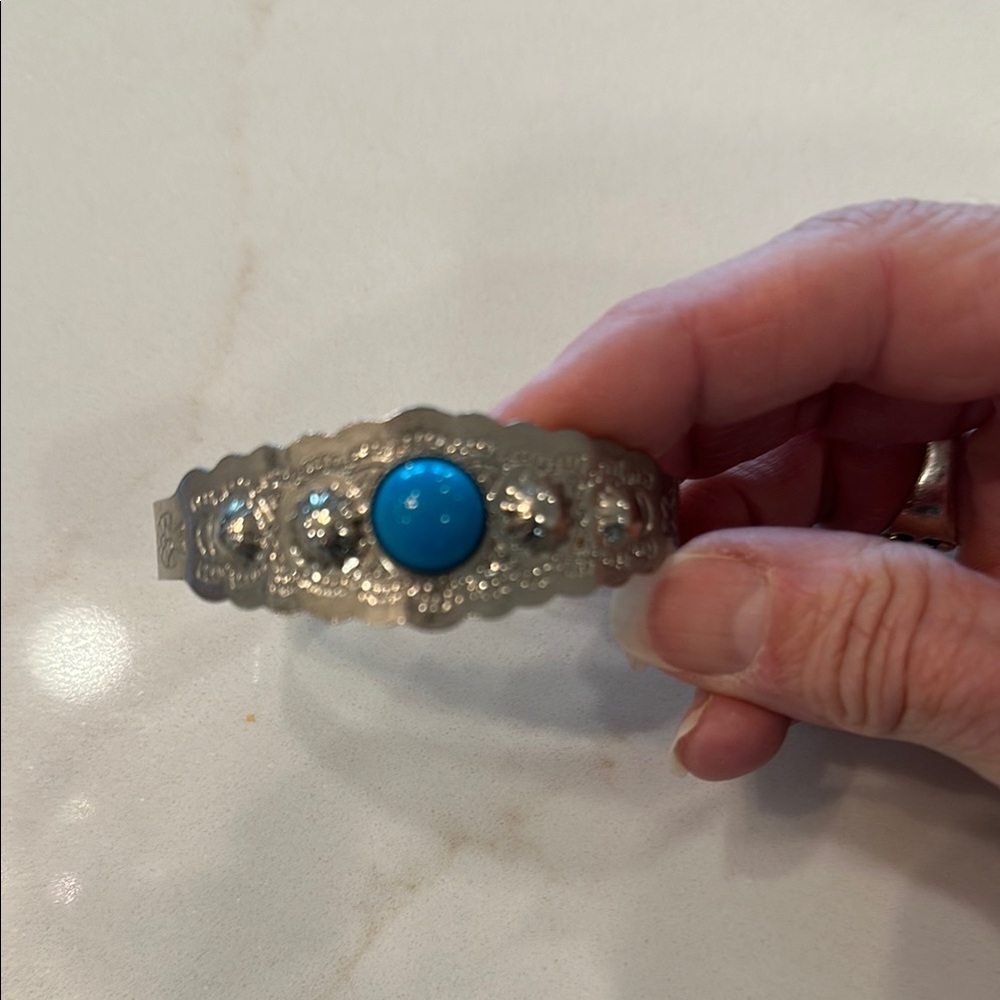 Cuff Bracelet Silver & Turquoise Colored Native Amer Etched Detail Adjustable - Picture 9 of 10